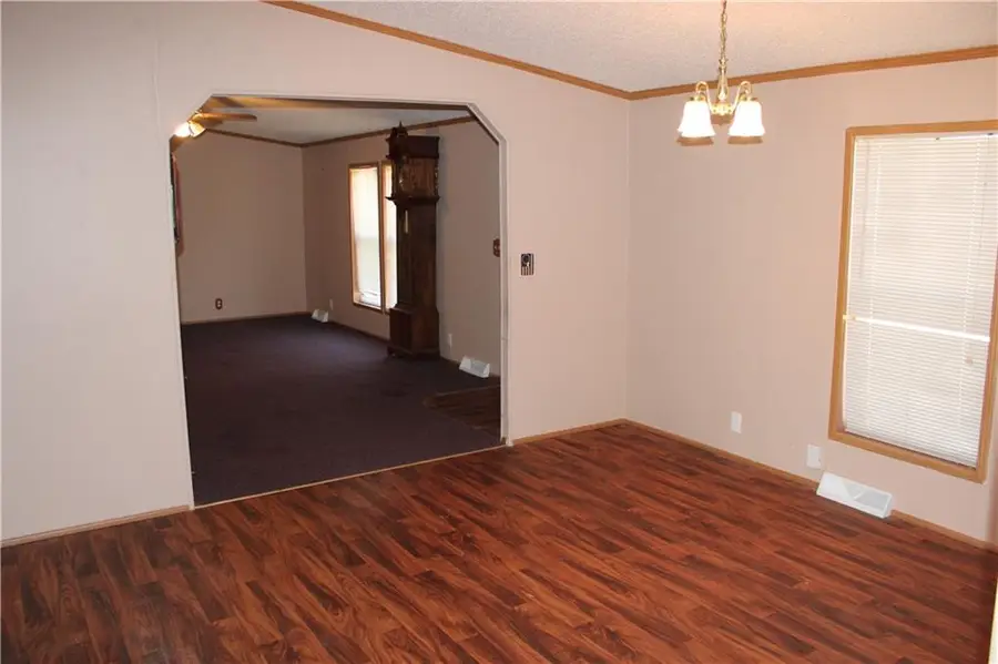 401 S Carbon Street, Girard, KS 66743 - Image #3