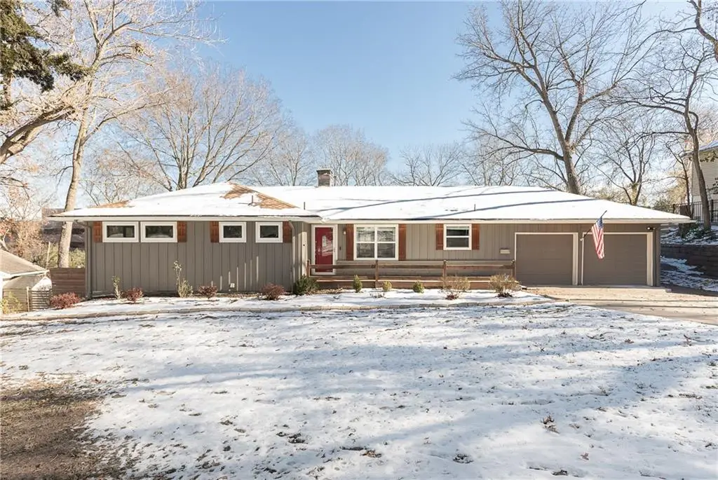 9325 Madison Avenue, Kansas City, MO 64114 - Image #1