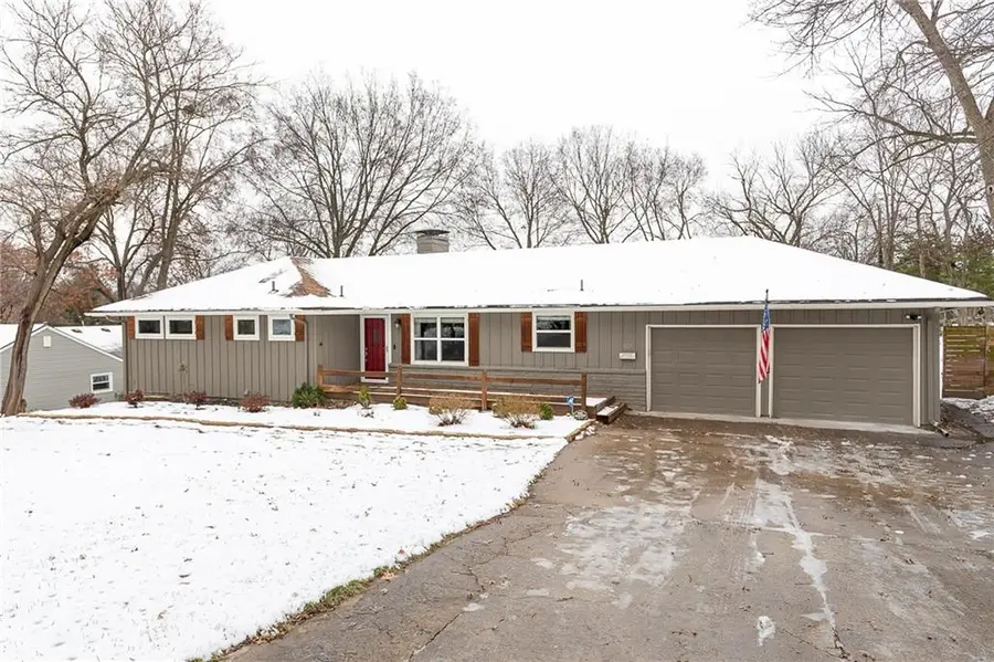 9325 Madison Avenue, Kansas City, MO 64114 - Image #2