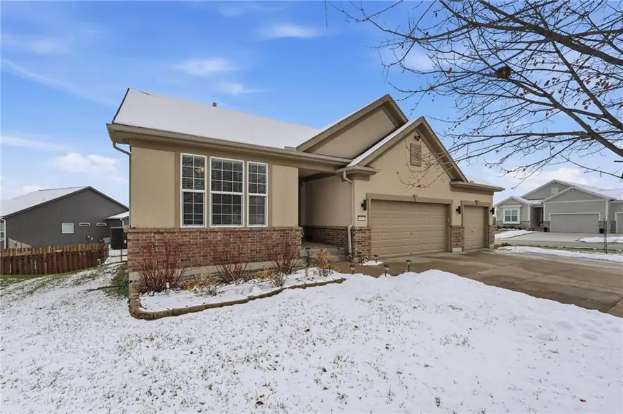 1021 SW Cheshire Drive, Lees Summit, MO 64083 - Image #3