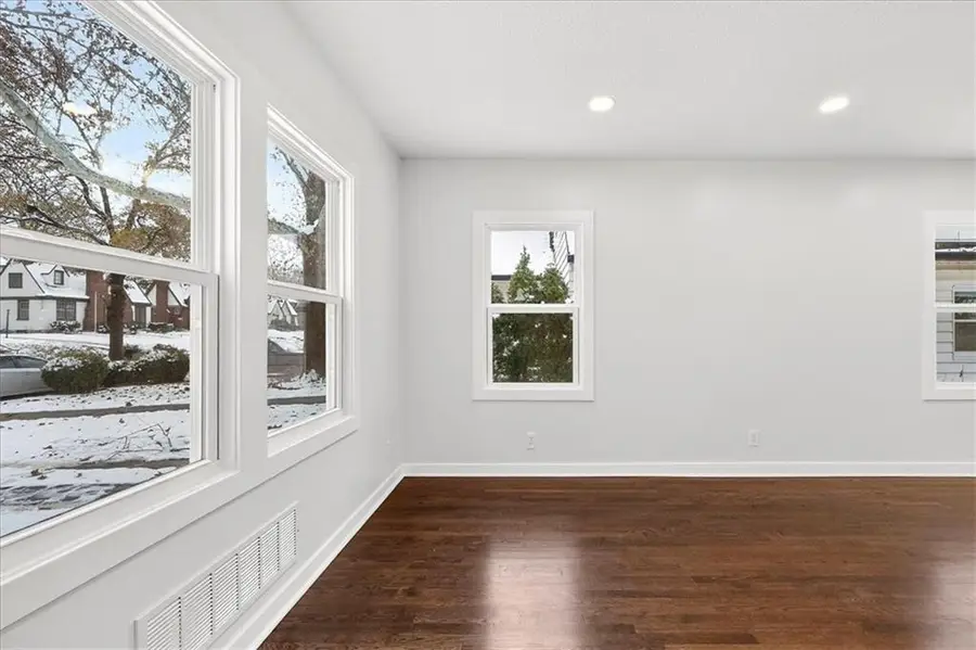 7520 Grand Avenue, Kansas City, MO 64114 - Image #2