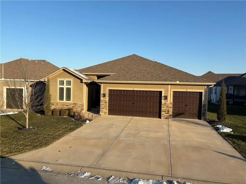 1700 NE Parkwood Drive, Lees Summit, MO 64064 - Image #1