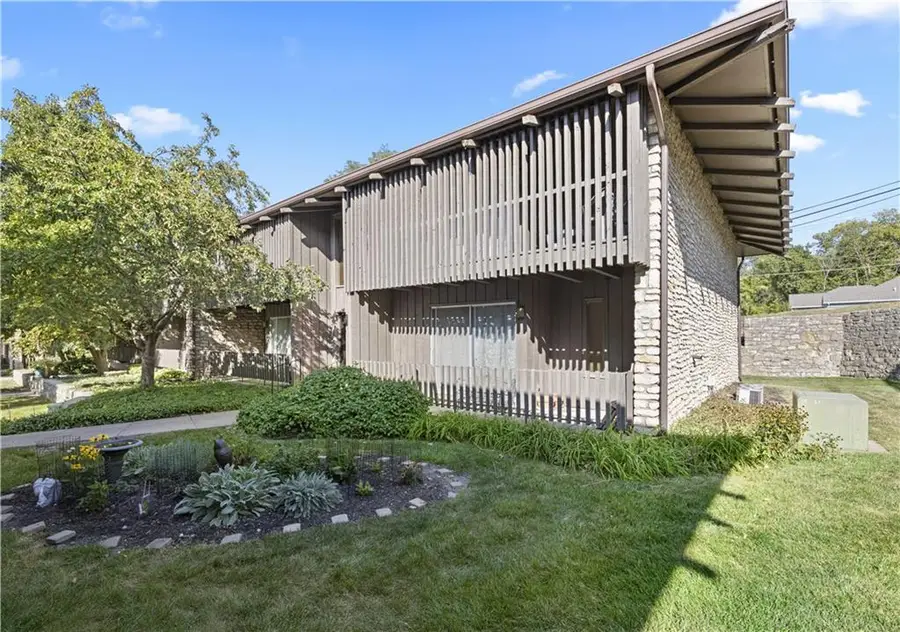 407 W 104th Street #A, Kansas City, MO 64114 - Image #3