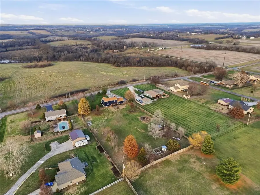 15251 Dempsey Road, Leavenworth, KS 66048 - Image #2