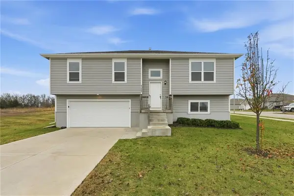 21295 W 218th Terrace, Spring Hill, KS 66083