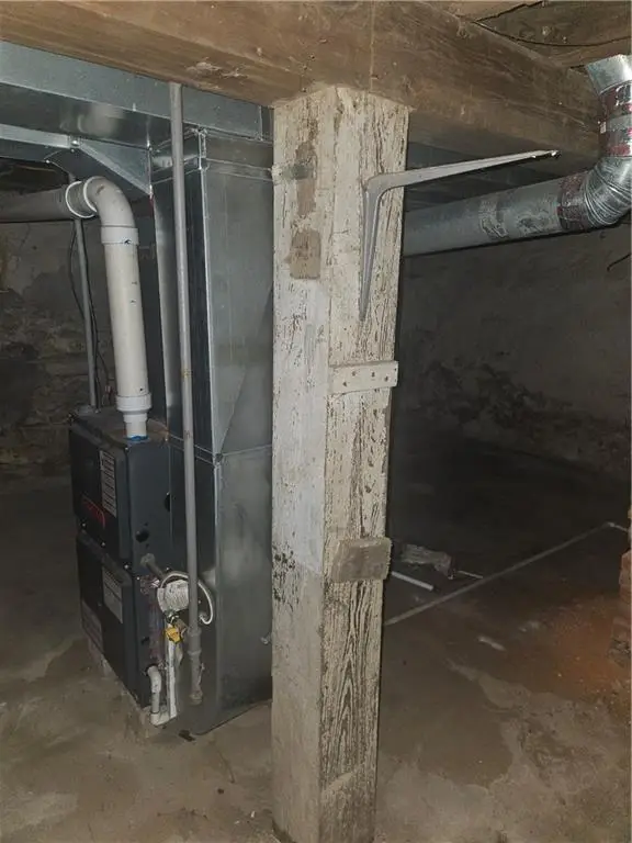 1605 E 37th Street, Kansas City, MO 64109 - Image #3