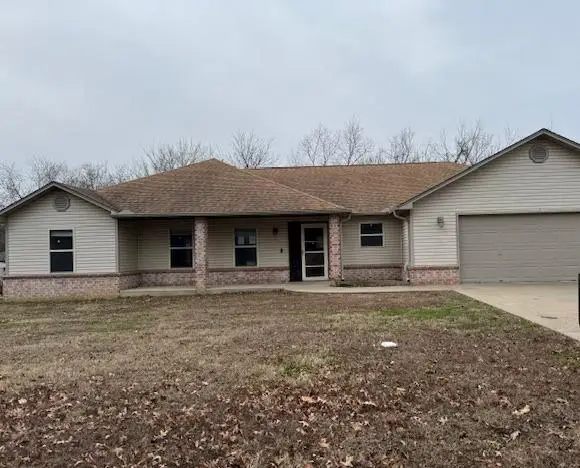 302 N Edgewood Drive, Coffeyville, KS 67337