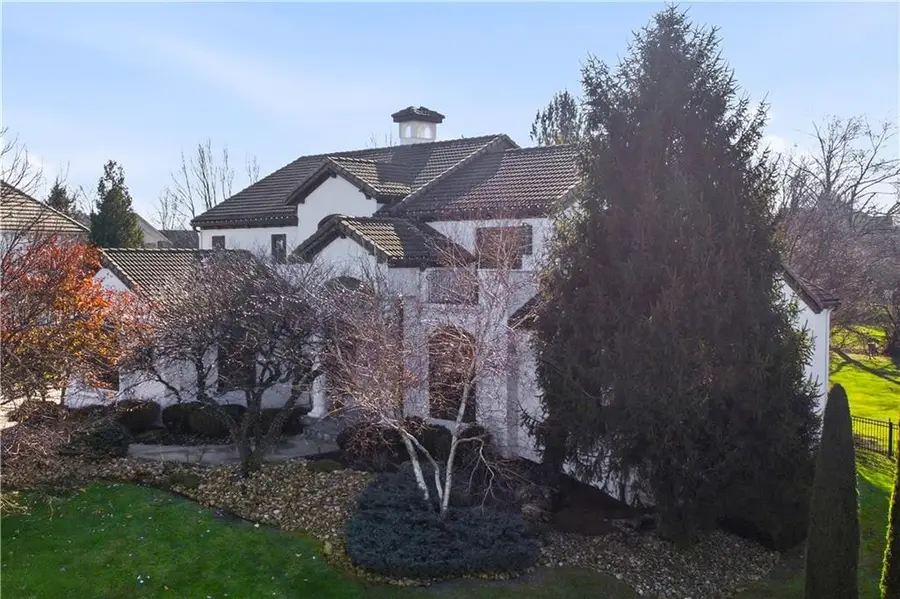 5015 W 147th Street, Leawood, KS 66224 - #3