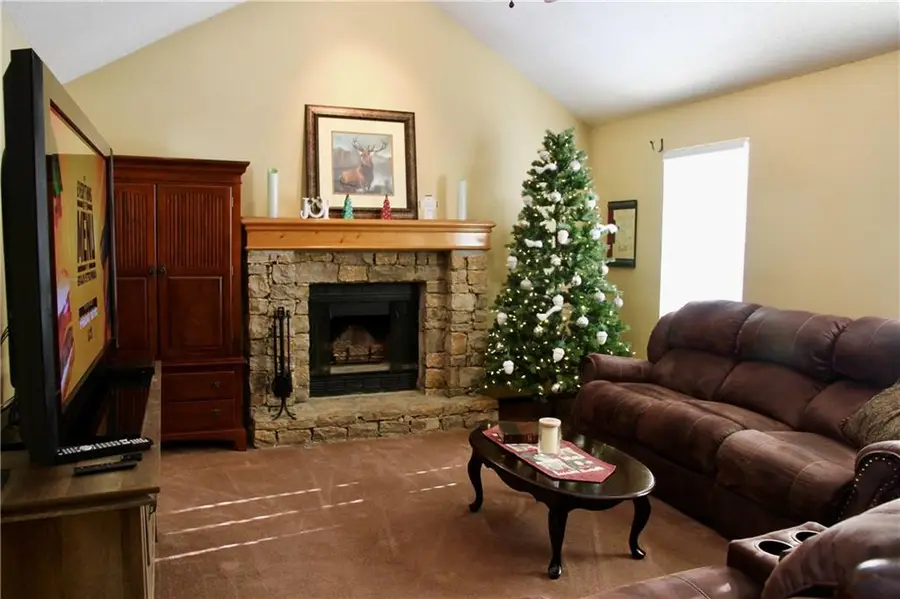 15500 W 152nd Street, Olathe, KS 66062 - Image #3