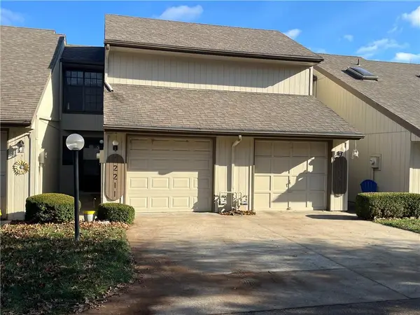 12211 Holmes Lane, Kansas City, MO 64146