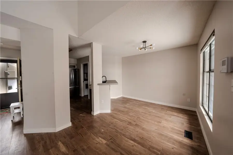 12211 Holmes Lane, Kansas City, MO 64146 - Image #3