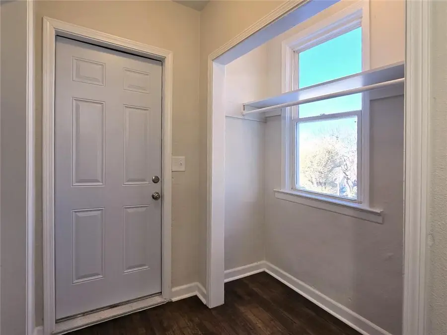 129 Brooklyn Avenue, Kansas City, MO 64124 - Image #3