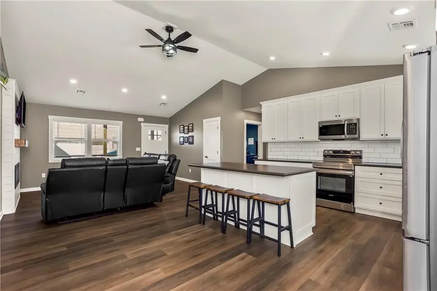 209 N Hawthorn Street, Adrian, MO 64720 - #2