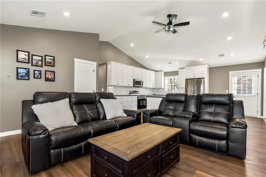 209 N Hawthorn Street, Adrian, MO 64720 - #3