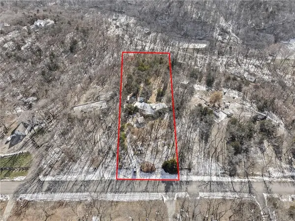 28131 W 85 Terrace, De Soto, KS 66018