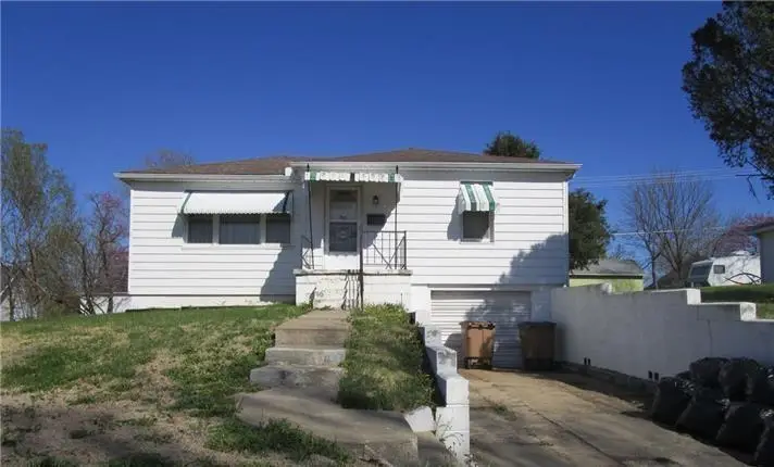 1304 S 8th Street, Atchison, KS 66002 - #1