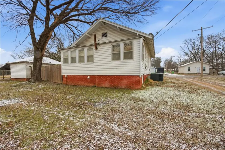 309 S Montgomery Street, Cherryvale, KS 67335 - #3