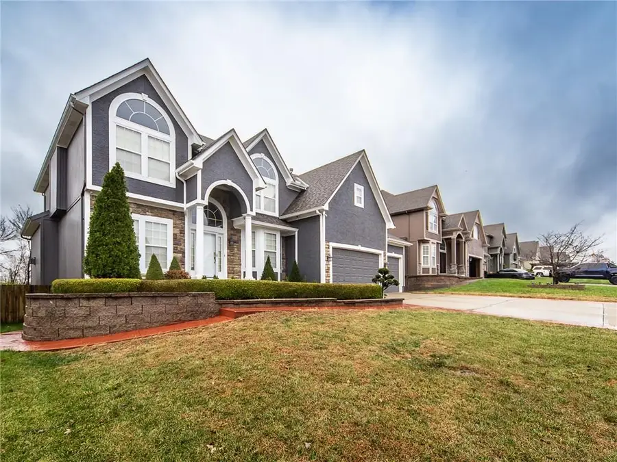 916 SW 33rd Street, Lees Summit, MO 64082 - Image #2