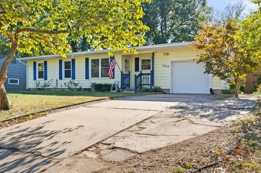 9520 Grandview Street, Overland Park, KS 66212 - #2