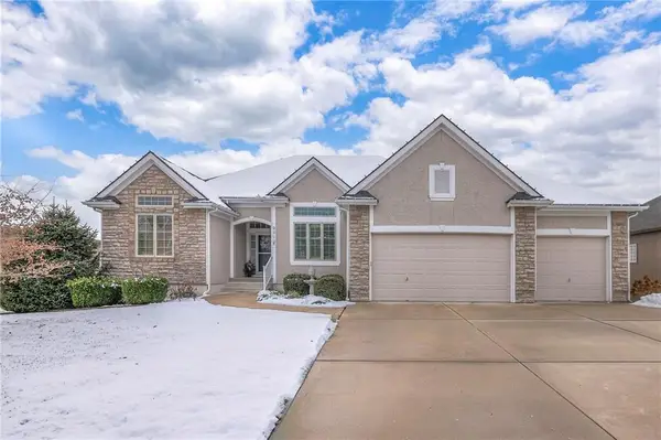 2313 NE Sweet Water Drive, Lee's Summit, MO 64086