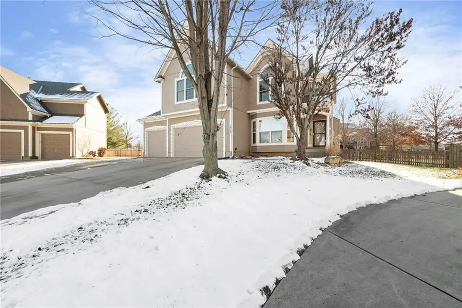 1513 SW Summit Crossing Court, Lees Summit, MO 64081 - Image #3