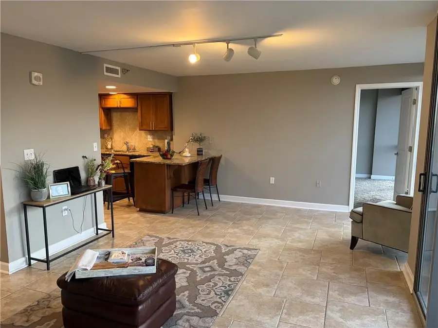 600 E Admiral Boulevard #207, Kansas City, MO 64106 - Image #3