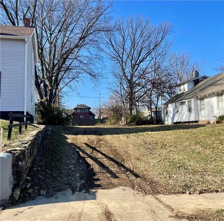 5422 Virginia Avenue, Kansas City, MO 64110 - #1