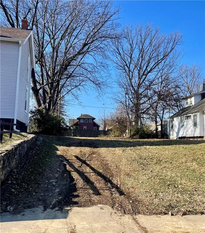 5422 Virginia Avenue, Kansas City, MO 64110 - #2