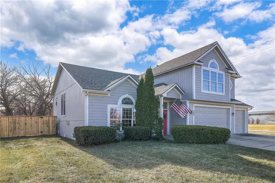 385 W Sunset Street, Gardner, KS 66030 - Image #2