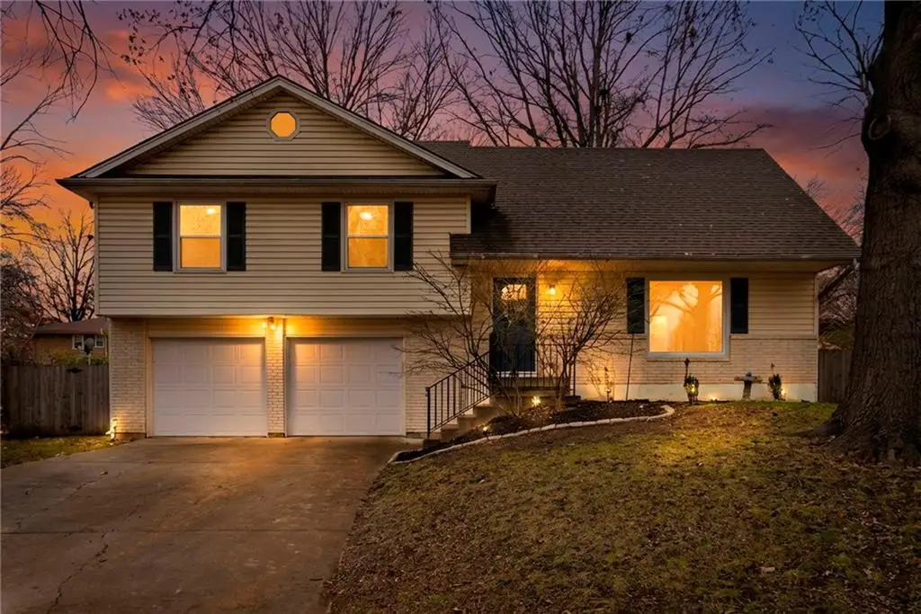 515 S Meadowbrook Lane, Olathe, KS 66062 - Image #1