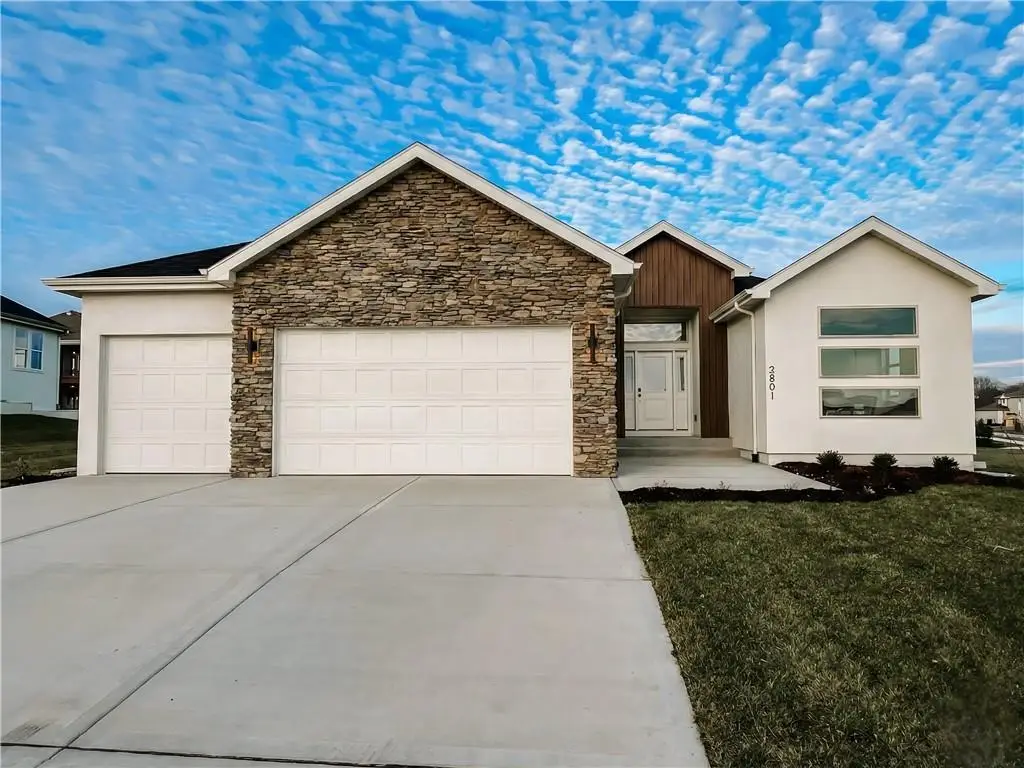 2700 Wheatley Drive, Blue Springs, MO 64029 - #1