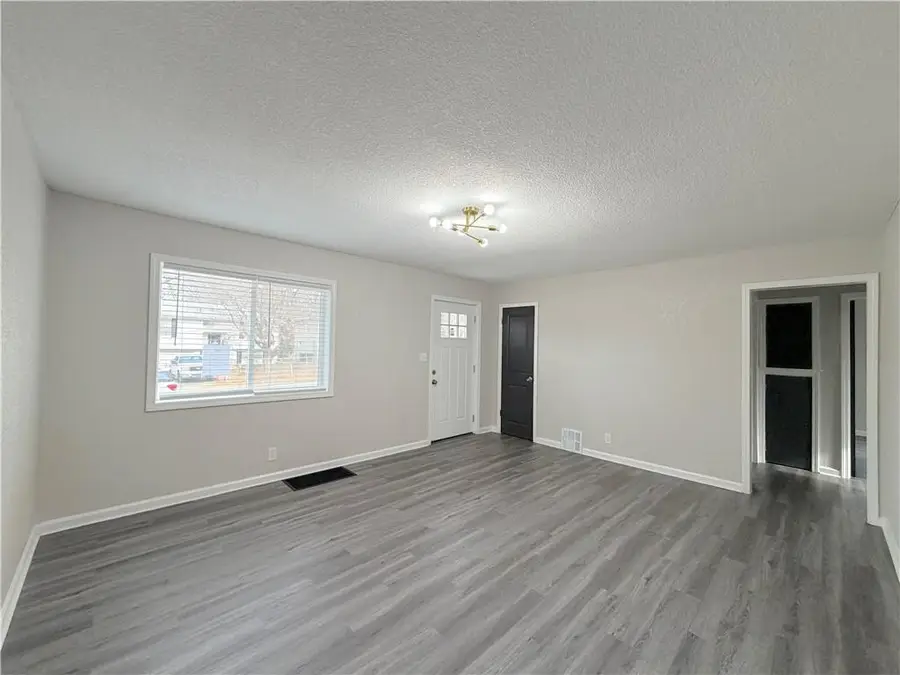 3401 E 58th Terrace, Kansas City, MO 64130 - Image #2