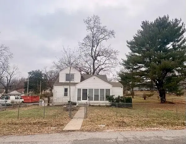 5002 N Chelsea Avenue, Kansas City, MO 64119