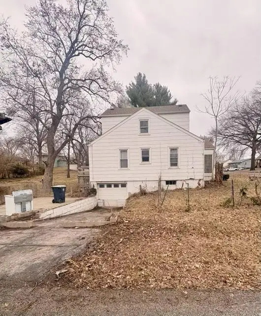 5002 N Chelsea Avenue, Kansas City, MO 64119 - Image #2