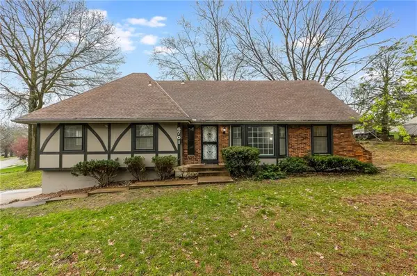 6701 E 127 Street, Grandview, MO 64030