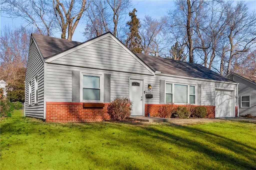 7576 Rainbow Drive, Prairie Village, KS 66208 - Image #1