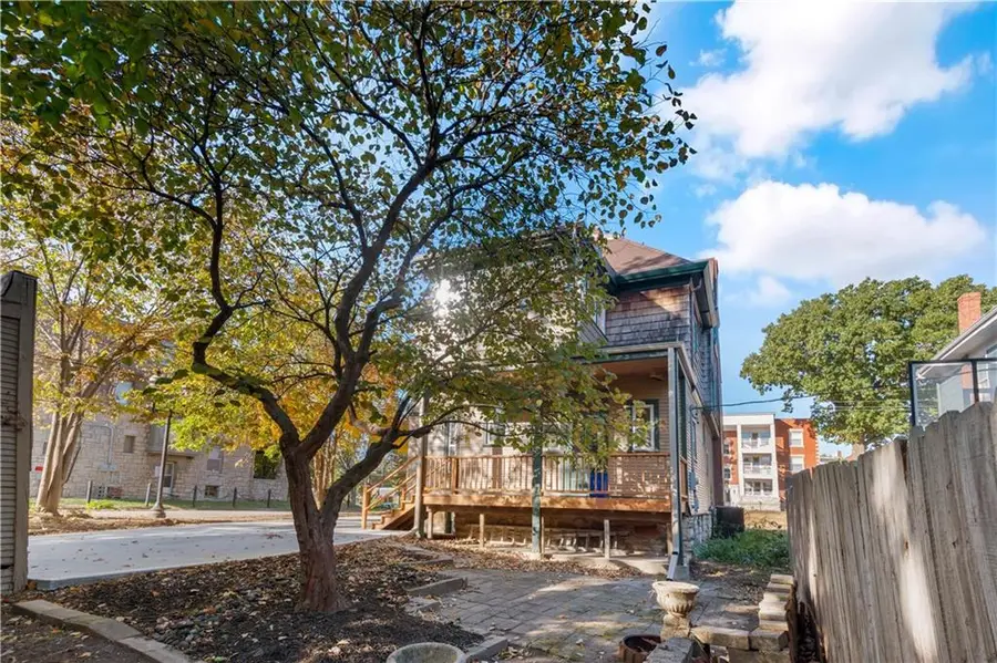 3833 Wyandotte Street, Kansas City, MO 64111 - #2