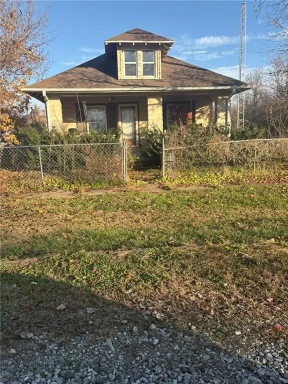 215 Lee Street, Fortescue, MO 64437