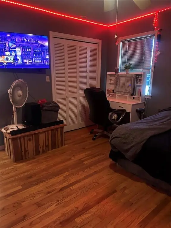 221 SE 131st Road, Warrensburg, MO 64093