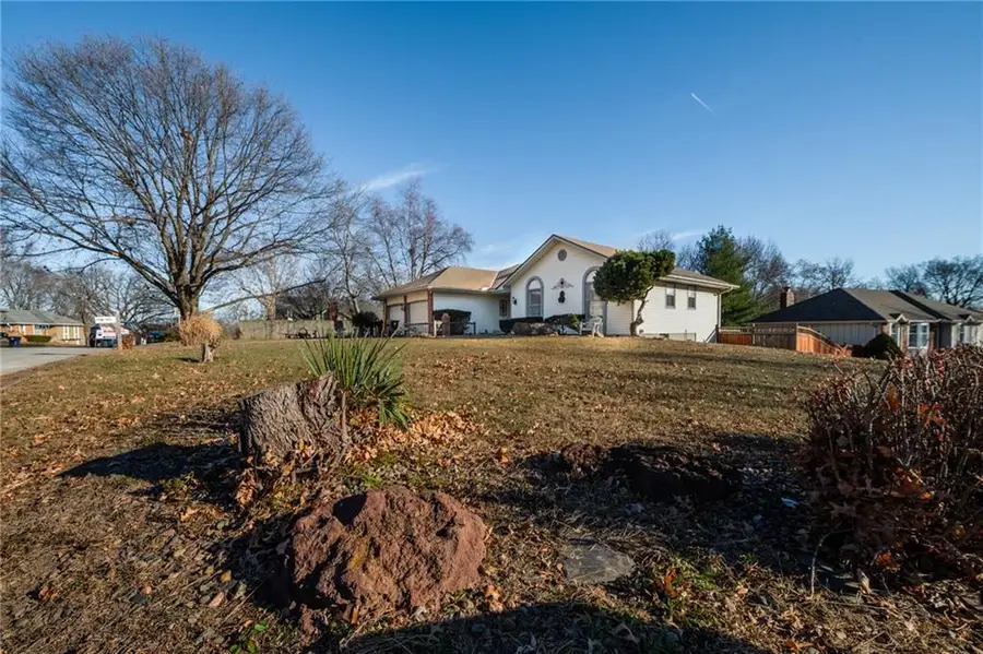 7801 N Garfield Avenue, Kansas City, MO 64118 - Image #2