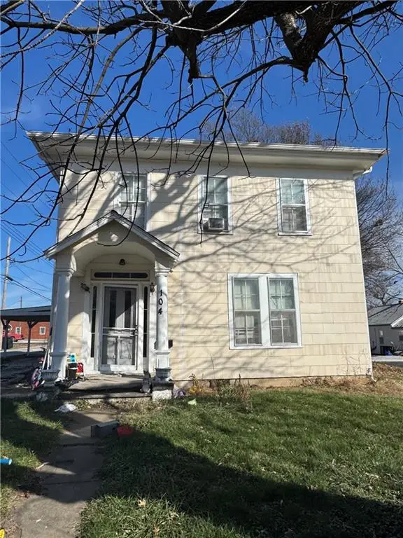 104 E Colt Street, Windsor, MO 65360 - #1