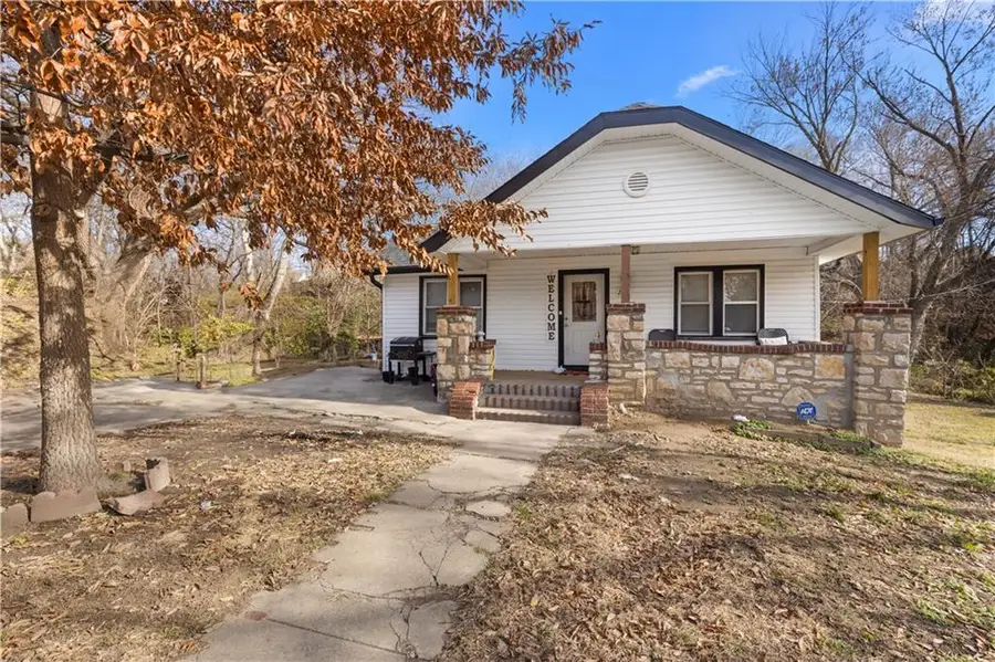 215 S 12th Street, Kansas City, KS 66102 - Image #2