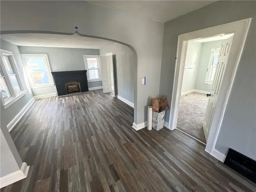 2215 E Meyer Boulevard, Kansas City, MO 64132 - Image #2