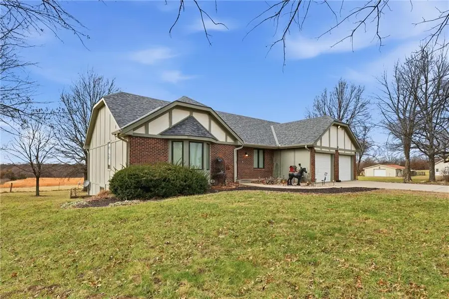26418 S Freedom Road, Harrisonville, MO 64701 - Image #3