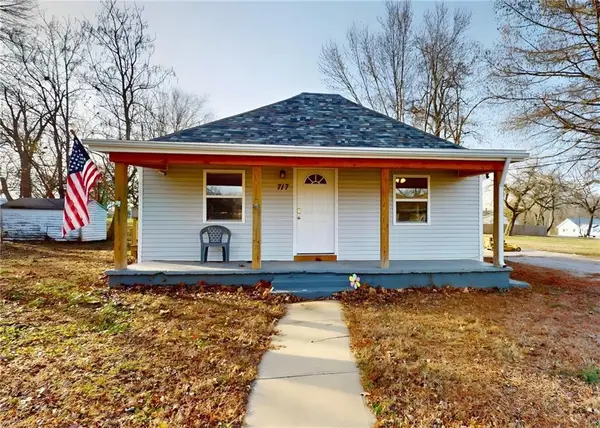 717 N Adams Street, Nevada, MO 64772