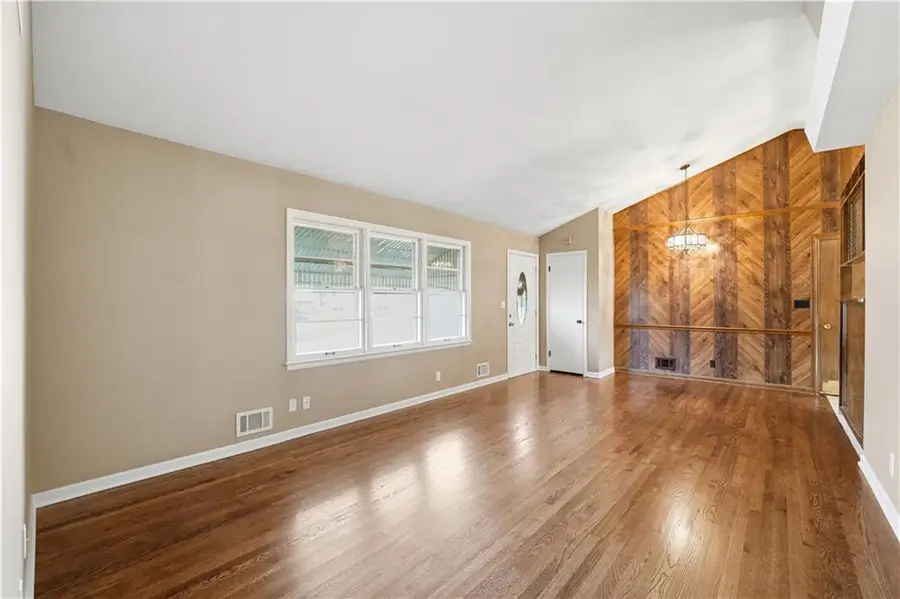 311 NE Arlington Circle, Lees Summit, MO 64063 - Image #3