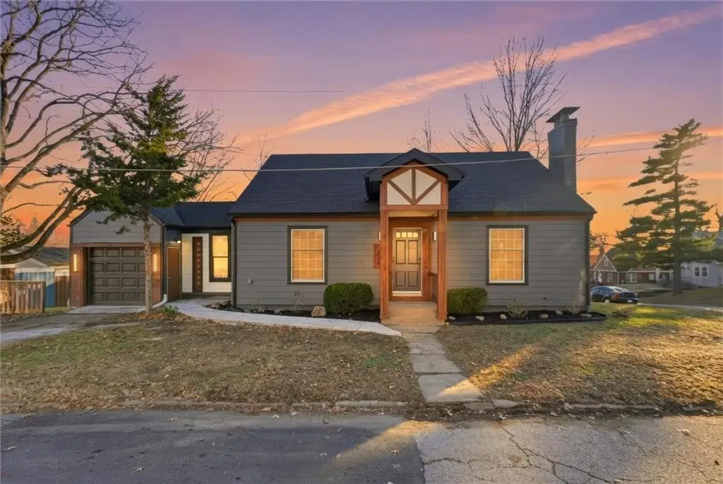 1229 W White Oak Avenue, Independence, MO 64050 - Image #1