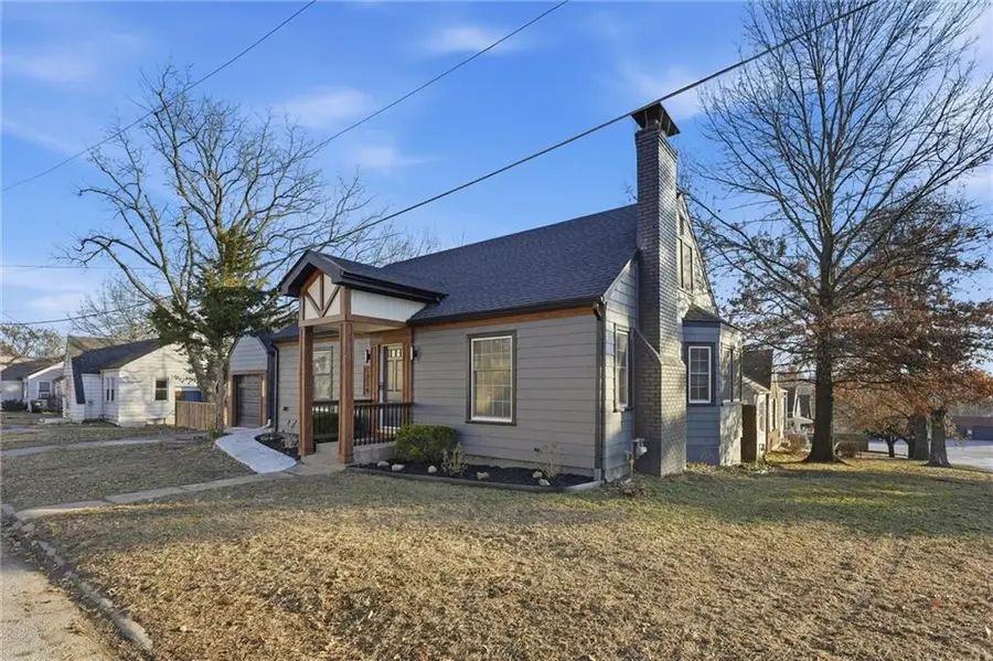 1229 W White Oak Avenue, Independence, MO 64050 - Image #3