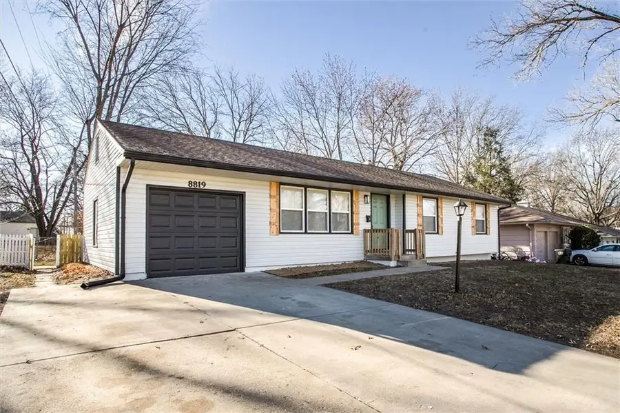 8819 E 85th Street, Raytown, MO 64138 - Image #2