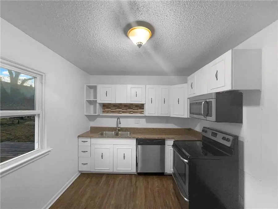 6705 N Charlotte Street, Kansas City, MO 64118 - Image #2